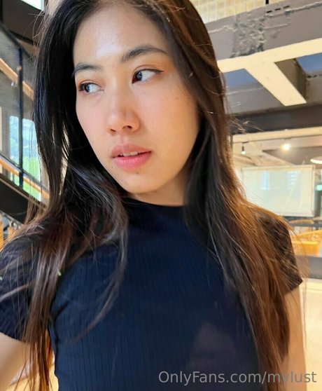 mvlust modèle nu galerie