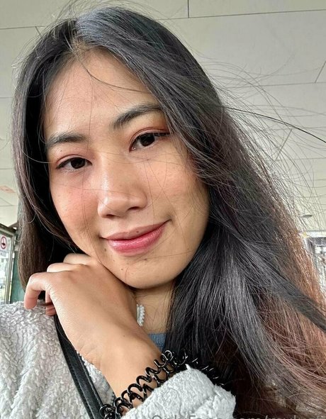 mvlust modèle nu galeries