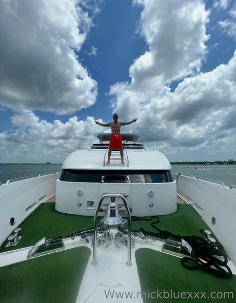 mickbluexxx actriz atractiva fotos