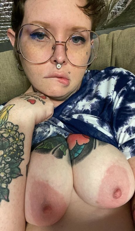 trashpanda4lyfeyo estrella atractiva imágenes