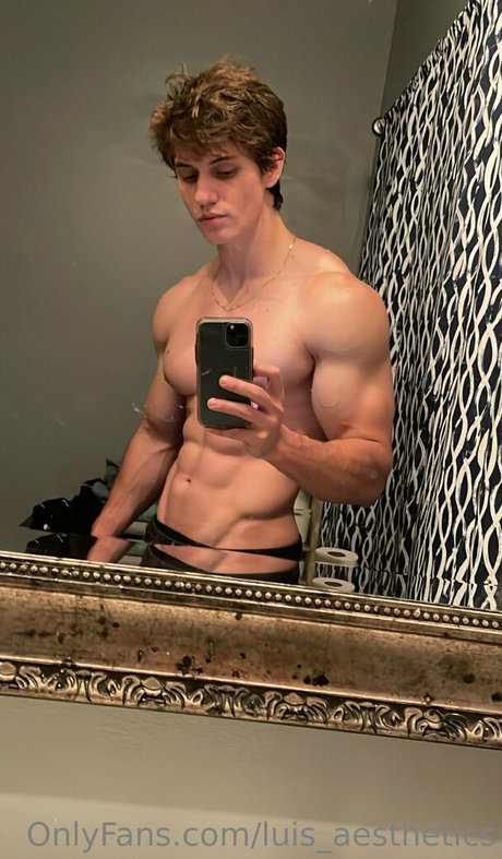 luis aesthetics naked star photo