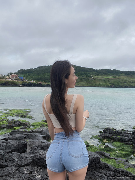 tallgirl onlyfans hot naked photo