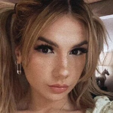 Baileyspinn modelo agradable foto