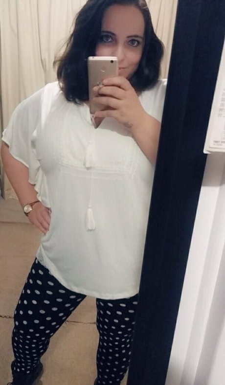 bustychelly estrella porno desnuda imagen