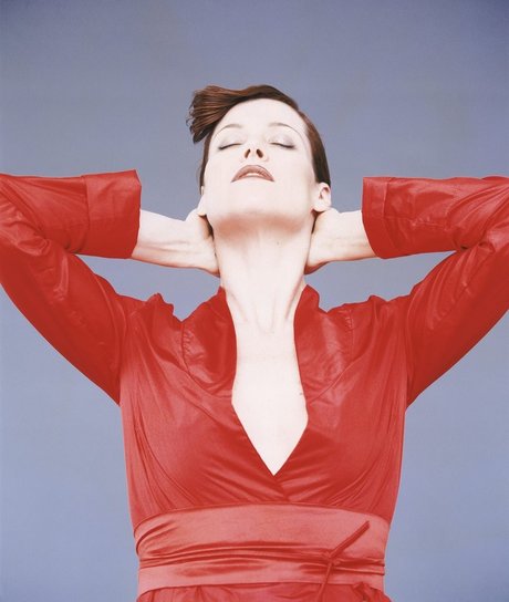 Sigourney Weaver model pretty picture