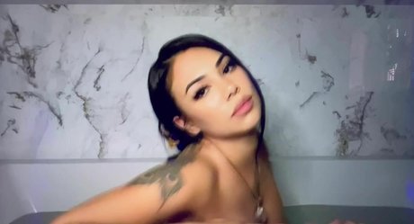 Cafe Lu Girls modèle érotique photos