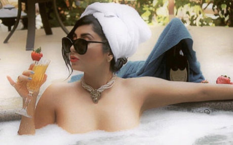 TheCatBox star adult pics