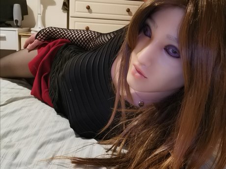 Pippa Doll model beautiful img