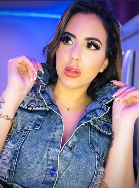 La chiquitica pornstar art pics