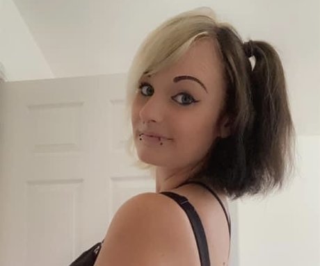 xLittleNickyx star pornographic pictures