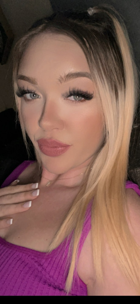 dutchess model pornographic pictures