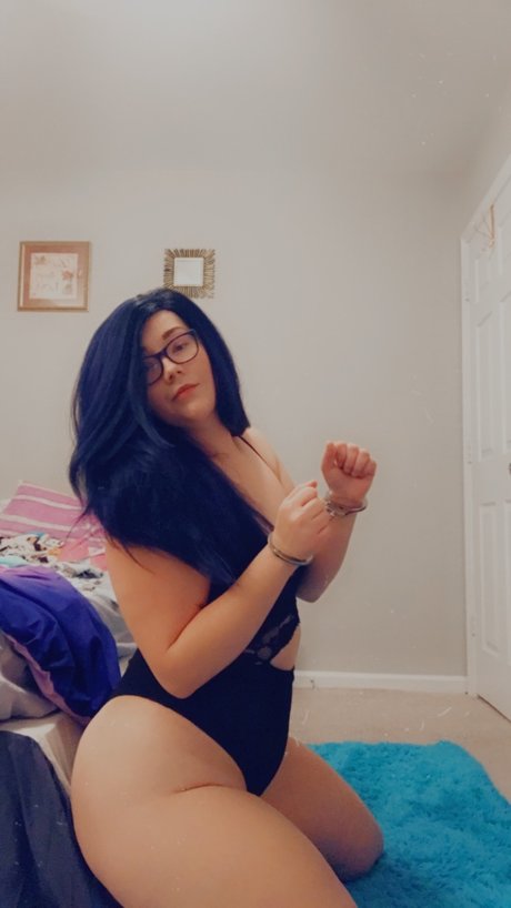 milf glasses onlyfans sexy image