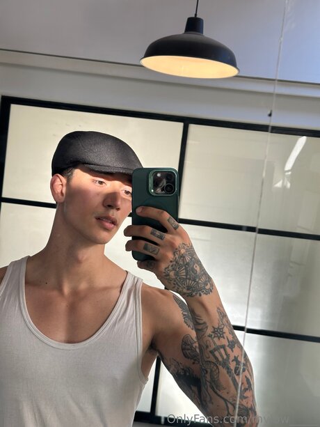 MilO actriz adulta galerías