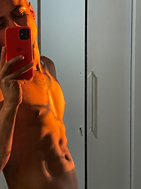Matheus Salvatore FREE star exclusive photo