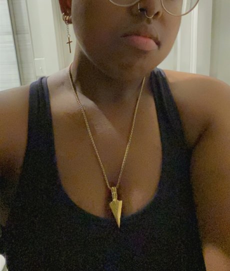 Enby Heaux model sexy picture