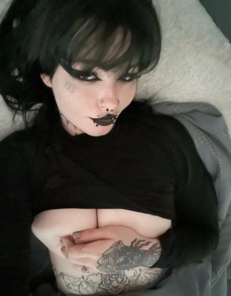 HotGothMlf sexy pornstar pic