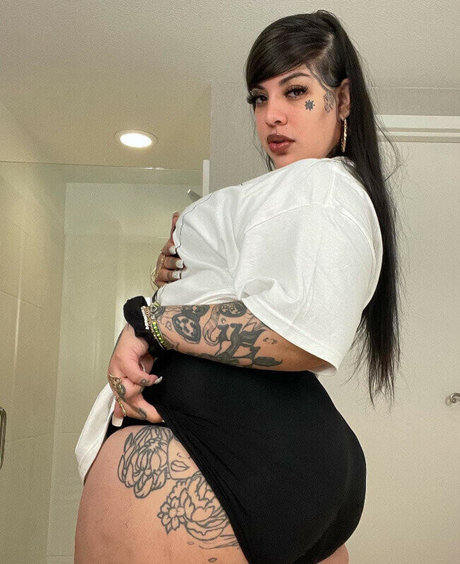 soiceytona pornographic model image
