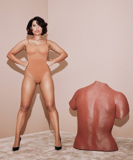Raye hd model galleries