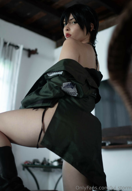 lui storm actrice artistique galeries