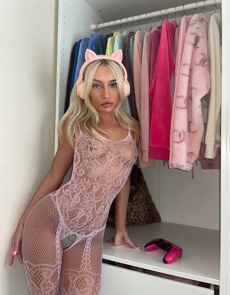 charlottet43869 model xxx gallery