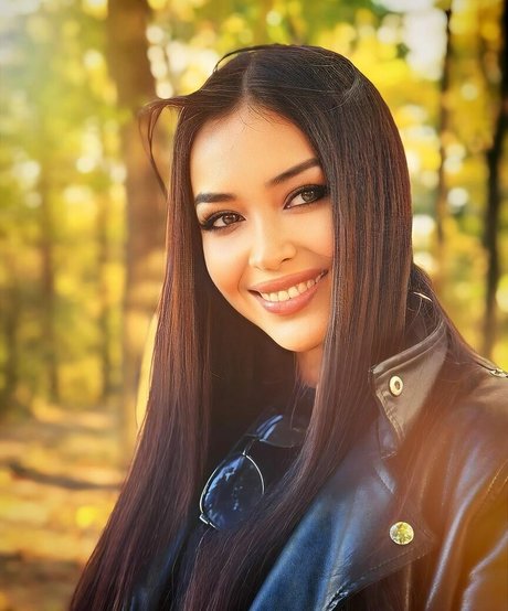 kisha kiss modelo libre fotos