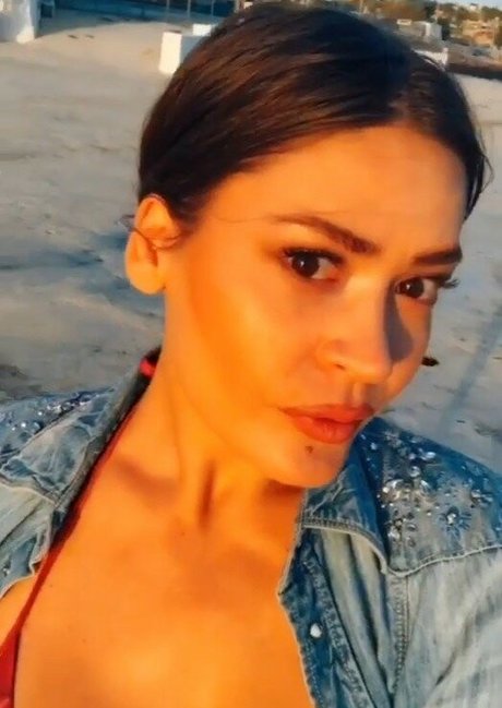 Ella Anastasiou xxx étoile galerie