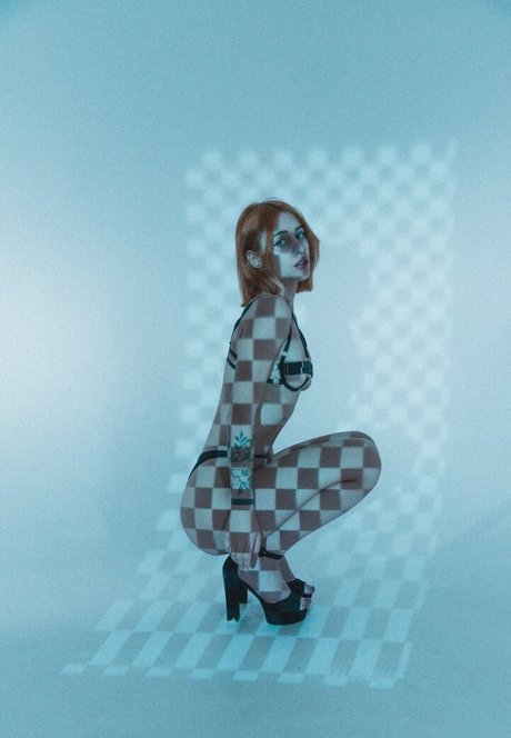 Call Me Elfa estrella desnuda fotos