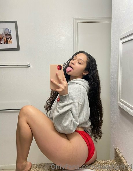 baddgirlriri actriz de alta calidad foto