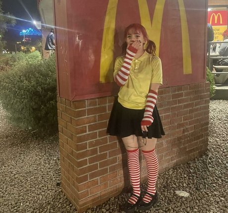 shelbypng modelo desnuda archivo