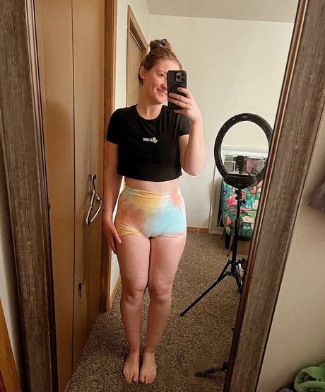 Adorablelilli modelo pornografico imagen