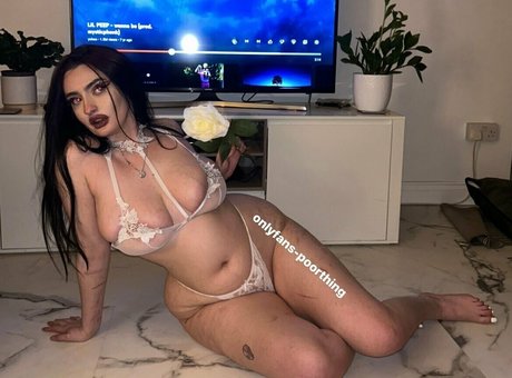 poorthing actress images