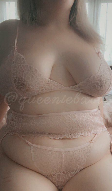 queeniebfree star adult archive