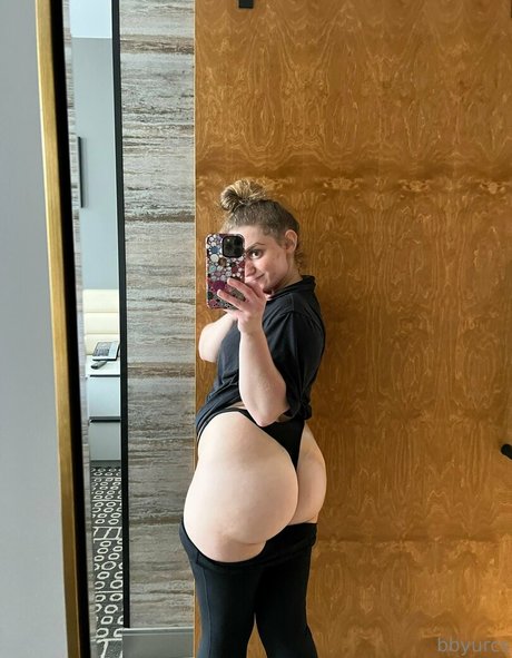 bbyurcs actriz atractiva foto