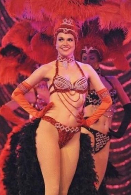Sutton Foster model perfect pictures