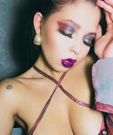 Ilon a n7 sexy pornstar pics