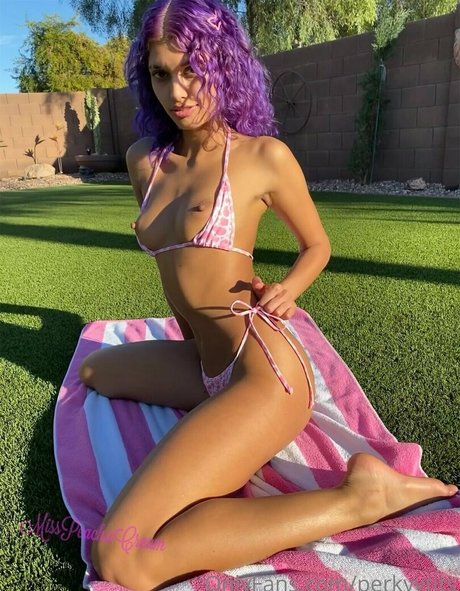 goddessnea modelo desnuda imagen