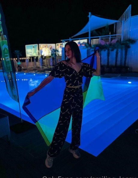 shiny jessy estrella bonita galerías