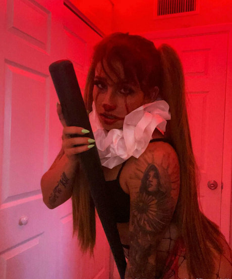 PoofBallDemon actrice nue img