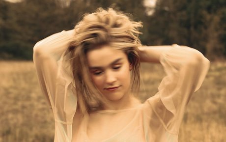 Pommelien Thijs modelo desnudos archivo