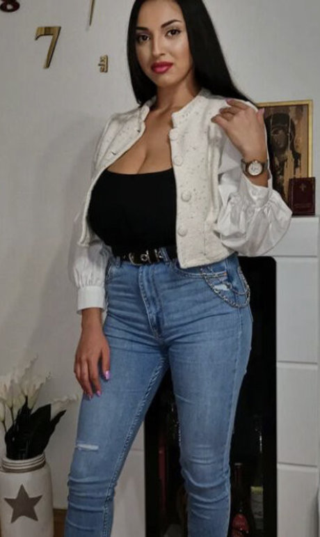 Ivana Milojevic star du porno adulte collection