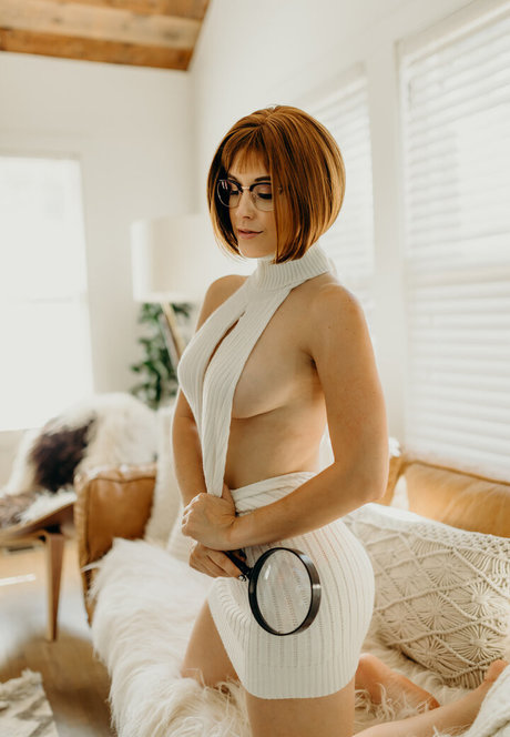 Scooby Doo modelo desnudo archivo