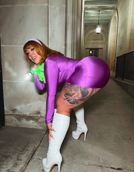 Scooby Doo model pretty images