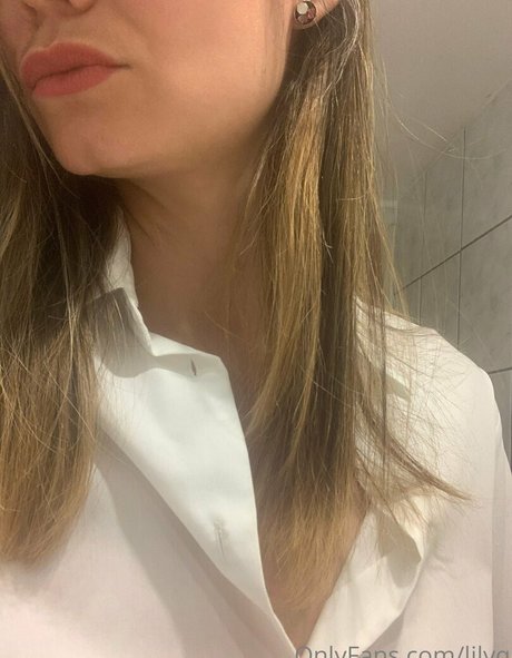 lilyq naked actress galleries