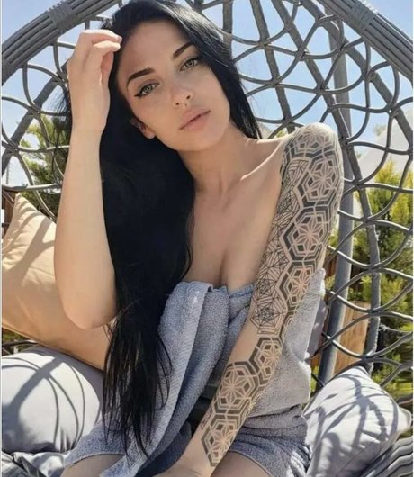 Alice Lane Pandini nice star picture