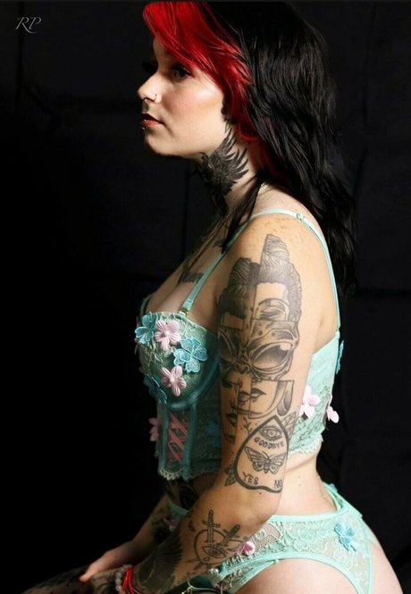 Etherealxlilith hot model galleries