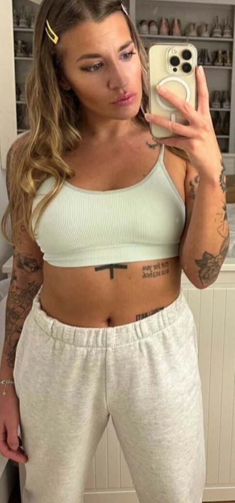 Silvia and Eveline Dellai top pornstar pics