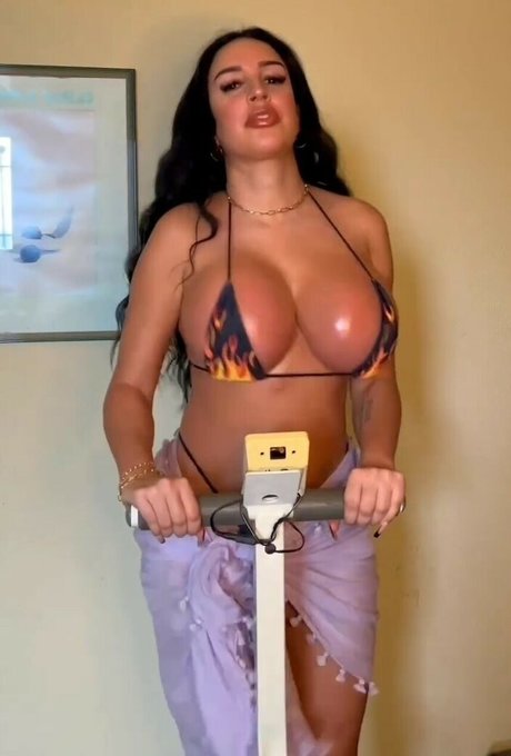 Mikaelabrbs estrella porno atractiva imágenes