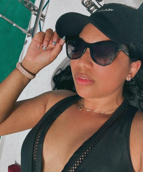 Mica Burton estrella bonita archivo