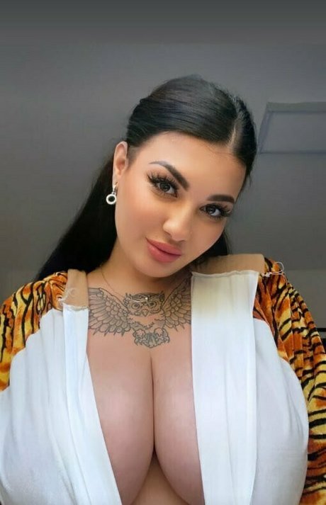 nikawest modelo porno galería