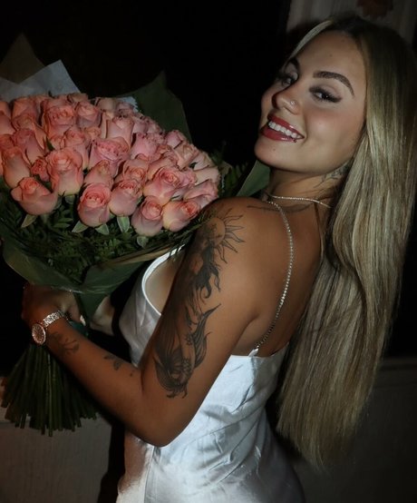 Lara Juc_ actriz de desnudos fotos